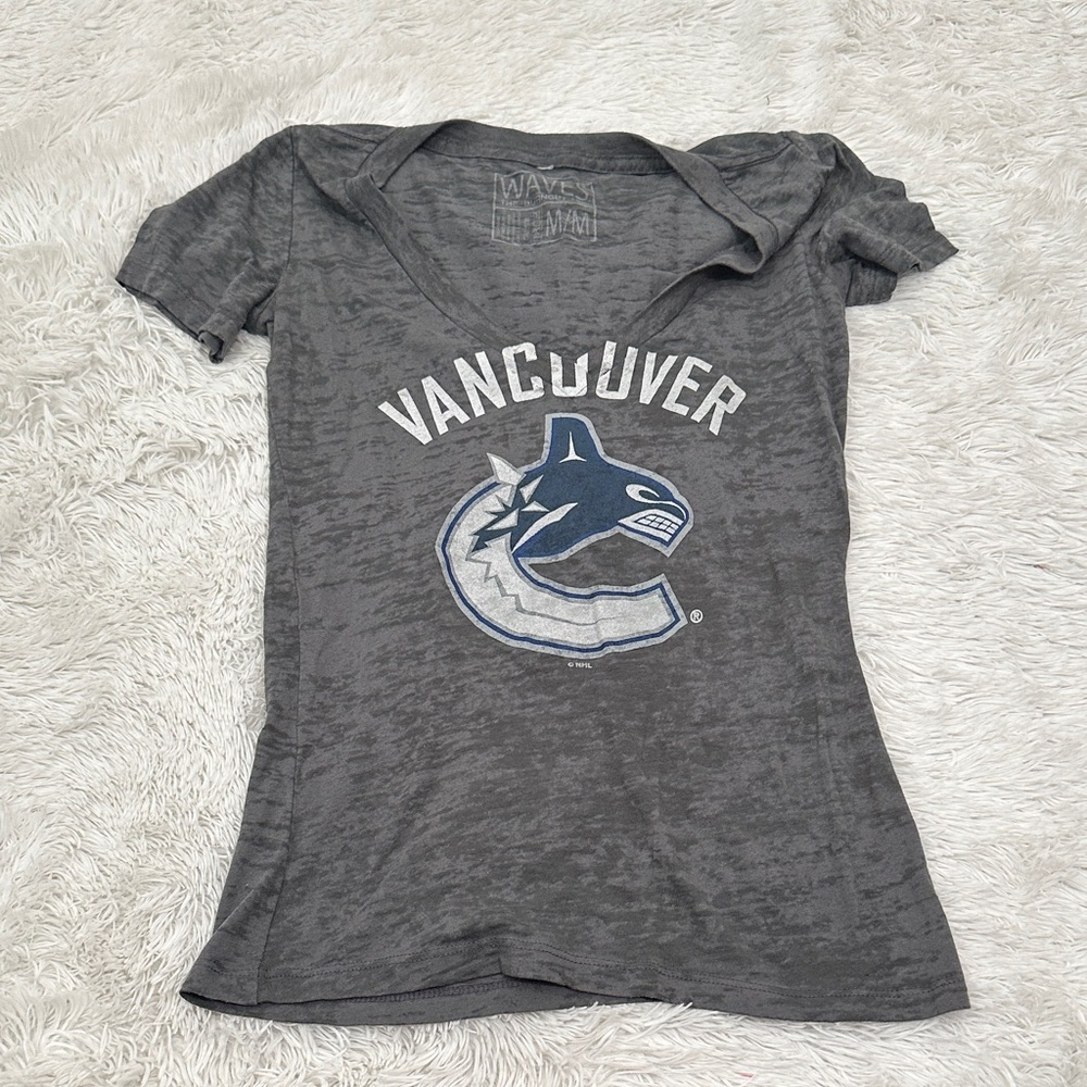 🔮NHL Toronto Canucks T-Shirt
